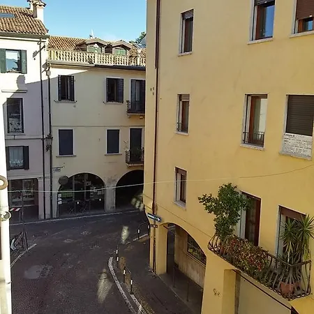 Casa Piazza Del Santo